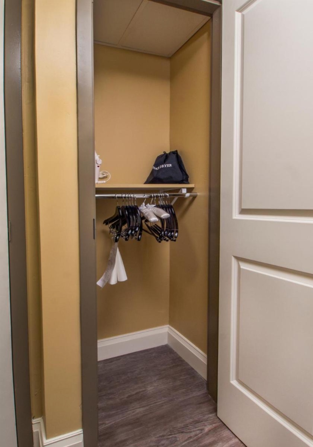 Room image 2