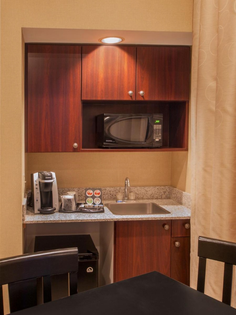 Room image 3